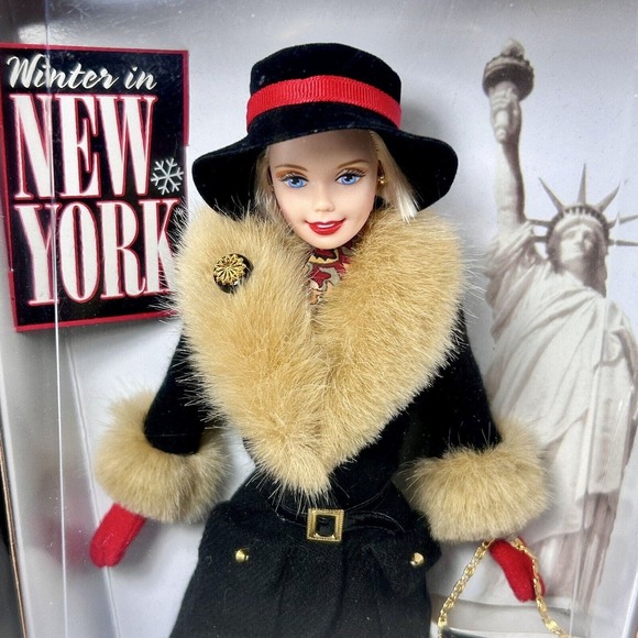 Vintage Mattel Barbie Winter In New York 1998 City Seasons Collector Ed #19429 - Picture 2 of 9